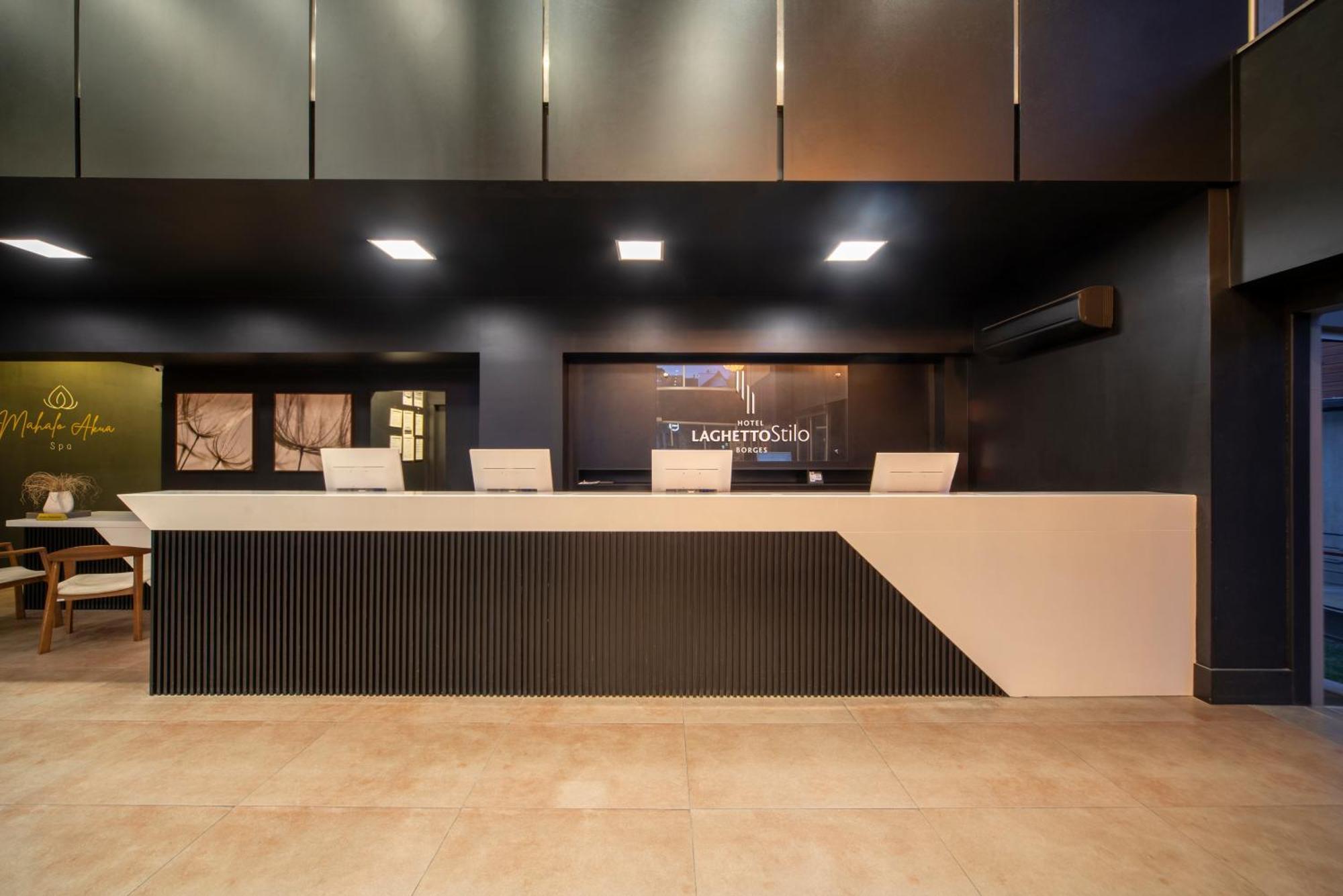 Hotel Laghetto Stilo Borges グラマド エクステリア 写真 Reception