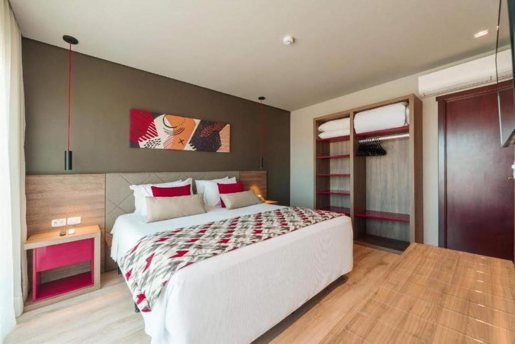 Hotel Laghetto Stilo Borges グラマド エクステリア 写真 A bedroom at the hotel